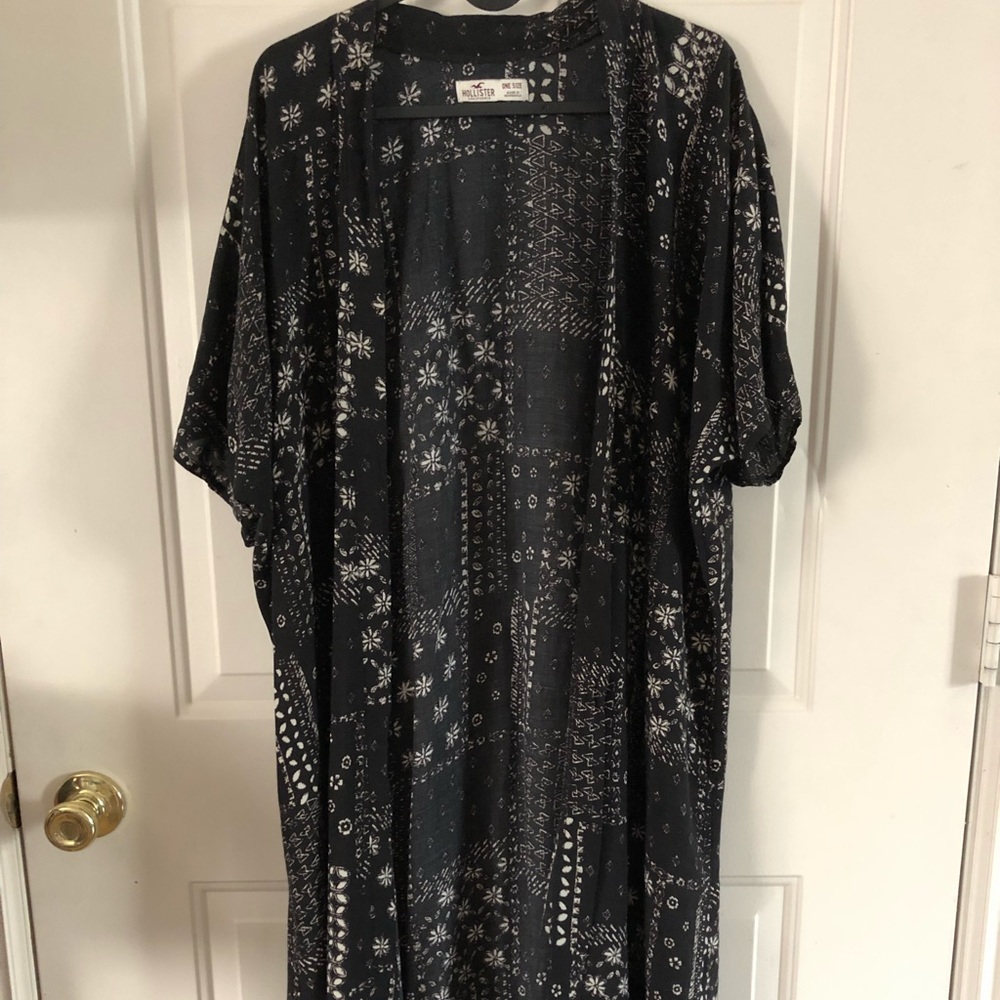 Hollister Kimono